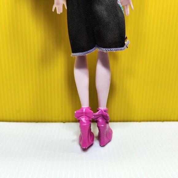 Monster High Doll Draculaura 2015 Mattel Black Hair Pink Streaks 11" Toy Figure - Picture 7 of 11